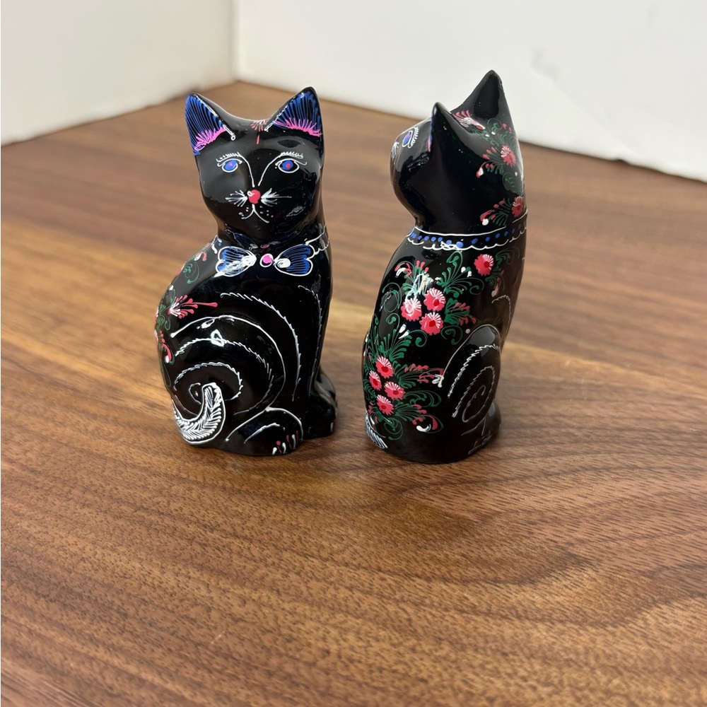 Black Lacquer Cat Figurine Hand Painted Multicolored Design Collectible